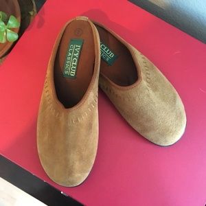 Vintage Round Toe Caramel Suede Mule Size 7